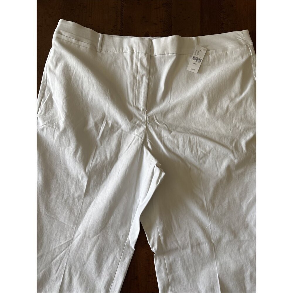 lane bryant White Slim Capri Pants Size 24 Petite Mid Rise NWT - Picture 3 of 10